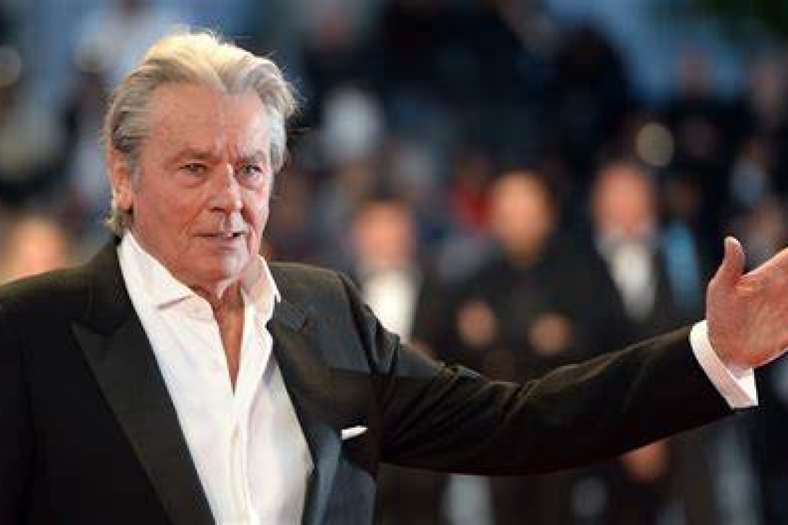 Hommages à Alain Delon : Une Icône du Cinéma Français